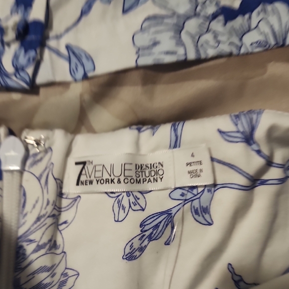 Blue and White Sleeveless Sundress with Square Neck and A-line Style - Picture 5 of 5